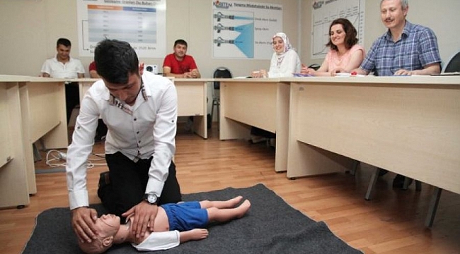 İLK YARDIM KURSİYERLERİ ZİYARET EDİLDİ