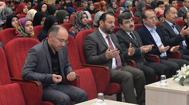 KMÜ’DE ŞEHİTLER İÇİN ANMA PROGRAMI DÜZENLENDİ