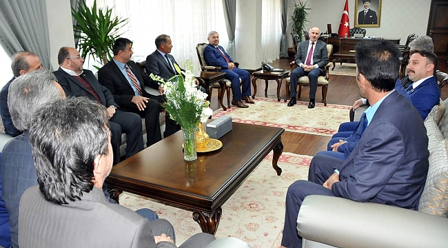 MUHTARLAR DERNEĞİ HEYETİNDEN VALİ MERAL’E ZİYARET