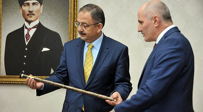 BAKAN ÖZHASEKİ VALİ MERAL’İ MAKAMINDA ZİYARET ETTİ