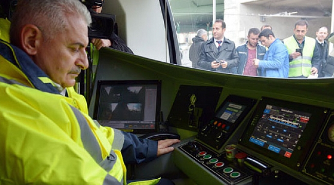 BAŞBAKAN’DAN HIZLI TREN AÇIKLAMASI