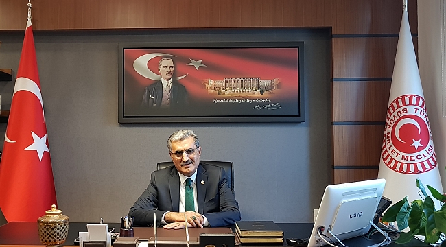 “İSTİKLAL MARŞINI, BİR NESİL YAZDI, MİLLETİMİZ O RUHU YAŞATMAYI NAMUS SAYDI”