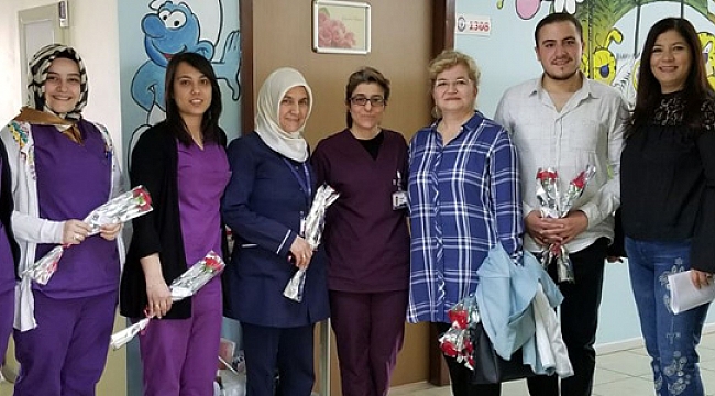 İYİ PARTİ SAĞLIK ÇALIŞANLARINI VE KADINLAR ZİYARET ETTİ