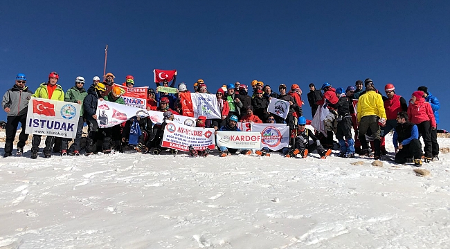 KARDOF'DAN KADINLAR ZİRVESİ