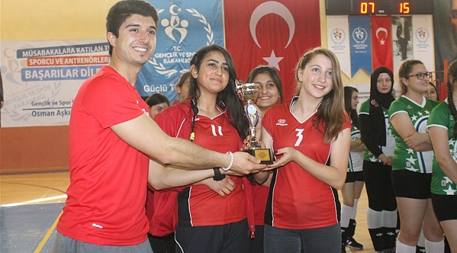 OKULLAR ARASI VOLEYBOL MÜSABAKALARI SONA ERDİ