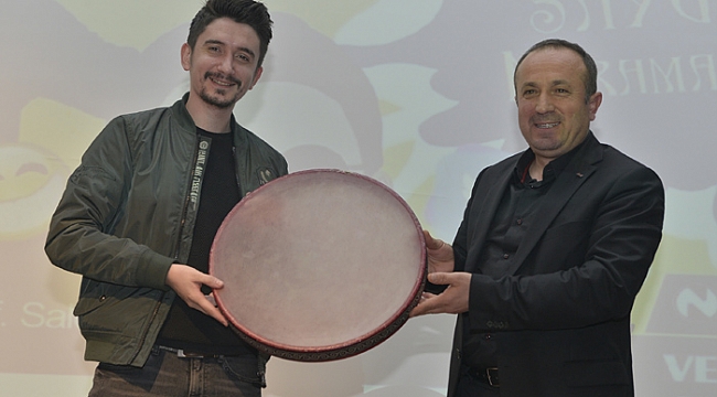 SOSYAL MEDYA FENOMENİ METİN SAYGIN ÖĞRENCİLERLE BULUŞTU