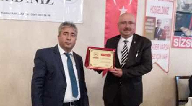 BAŞKANSAMUR'A KAMU – DER'DEN 'YILIN BELEDİYE BAŞKANI' ÖDÜLÜ