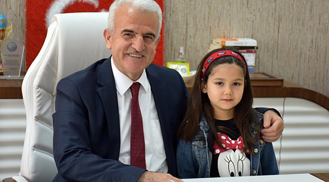 İL MÜDÜRÜ KUNTOĞLU: “2053 VE 2071 HEDEFLERİNİ, BİZİM YETİŞTİRECEĞİMİZ BİLGE VE AHLAKLI ÇOCUKLAR GERÇEKLEŞTİRECEKTİR.”