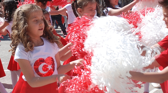 KARAMAN&#039;DA 23 NİSAN COŞKUYLA KUTLANDI