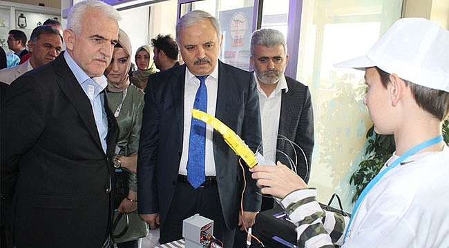ÖĞRENCİLER TÜBİTAK PROJELERİYLE HEM EĞLENİYOR HEM ÖĞRENİYOR
