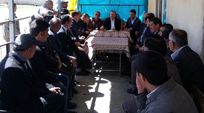R.ŞEKER VE ÖZEL İDARE GENEL SEKRETERİ KÖY ZİYARETLERİNDE