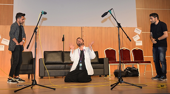 VAY BAŞIMIZA GELENLER 2,5 KMÜ&#039;DE SAHNE ALDI