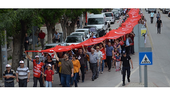 CHP'NİN 19 MAYIS KUTLAMALARINA 100 METRELİK TÜRK BAYRAĞI DAMGA VURDU