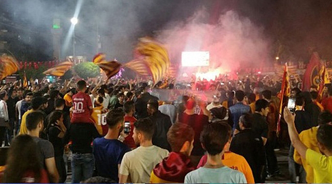 GS’NİN ŞAMPİYONLUĞU KARAMAN’DA DA ÇOŞKU YARATTI