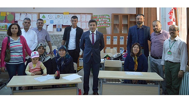 KAYMAKAM ÖZÇELİK OKUMA YAZMA KURSLARINI ZİYARET ETTİ