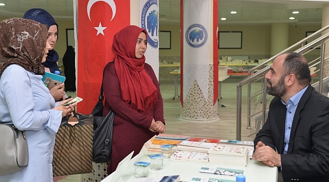 KİTAP FUARI SÖYLEŞİLERLE DEVAM EDİYOR