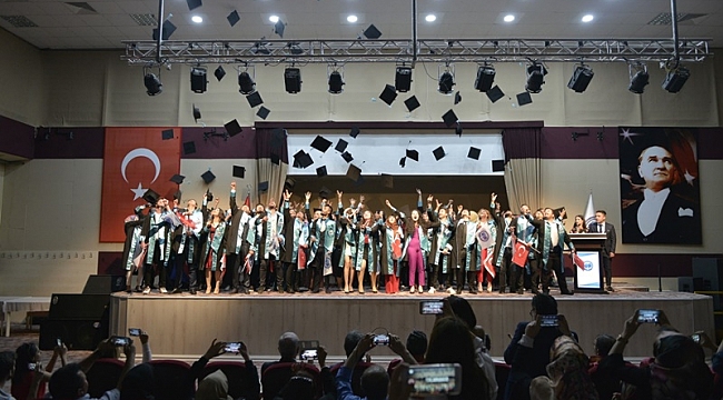 KMÜ'DE AŞÇILAR VE TURİZMCİLER KEP ATTI