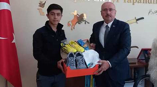 TÜRKİYE 2.’Sİ KROSCU MEHMET FİDAN BAŞKAN SAMUR’U ZİYARET ETTİ