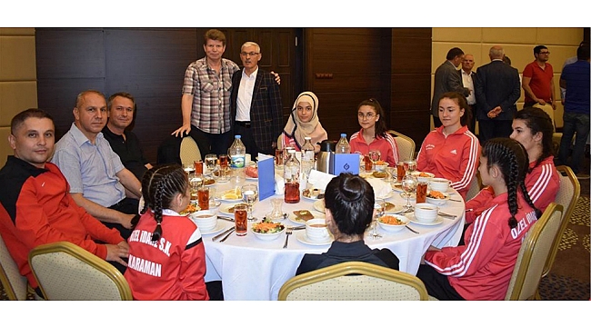 KARAMAN İL ÖZEL İDARESİ PERSONELİ İFTARDA BİR ARAYA GELDİ