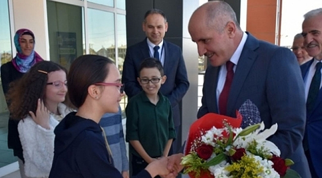 VALİ MERAL; “BAYRAMLAR SEVGİ VE KARDEŞLİK DUYGULARININ COŞKUYA DÖNÜŞTÜĞÜ GÜNLERDİR”