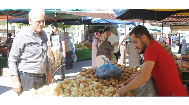 ARTAN PATATES VE SOĞAN HASADI KARAMAN’DA FİYATLARI DÜŞÜRDÜ