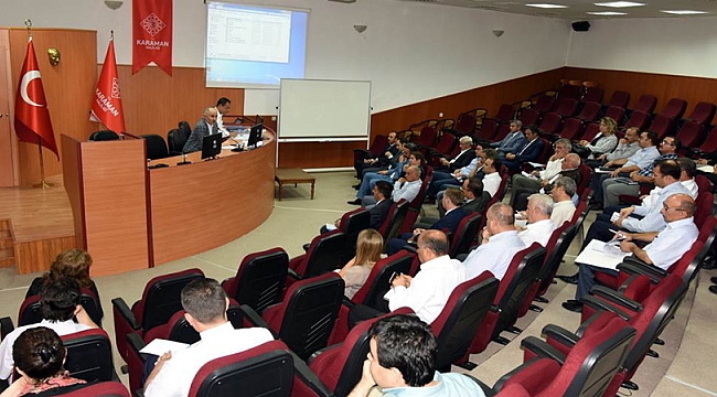 EKONOMTOPLANTISI İ DEĞERLENDİRME VALİ MERAL'İN BAŞKANLIĞINDA YAPILDI