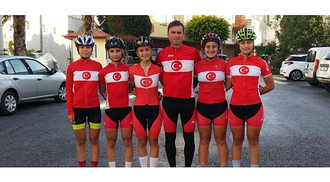 KARAMAN BAYAN BİSİKLET TAKIMI SPORCULARI YİNE ZİRVEDE