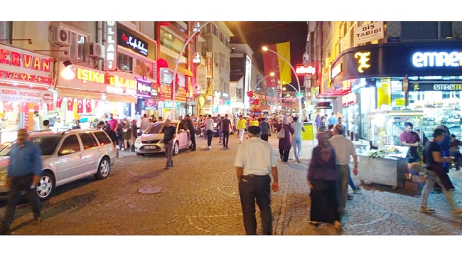 KARAMAN’DA AKŞAM YAŞAMI RENKLENDİ