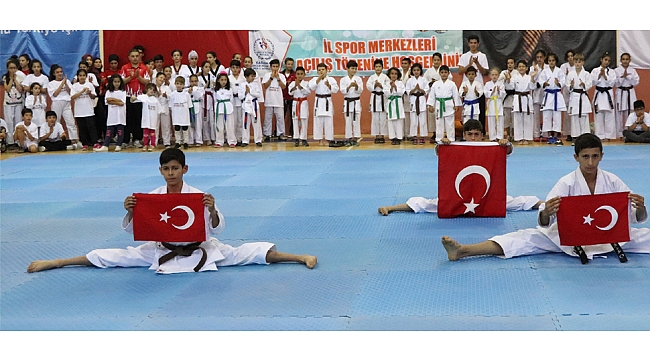 KARAMAN’DA İL SPOR MERKEZLERİ VE ENGELLİLER İL SPOR MERKEZLERİ TÖRENLE AÇILDI