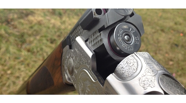 TÜFEKLE HAVAYA ATEŞ ETTİ: BABASI HAYATINI KAYBETTİ