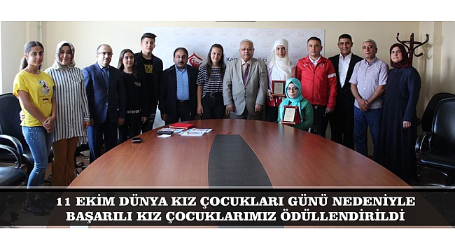 11 EKİM DÜNYA KIZ ÇOCUKLARI GÜNÜ NEDENİYLE BAŞARILI KIZ ÇOCUKLARIMIZ ÖDÜLLENDİRİLDİ