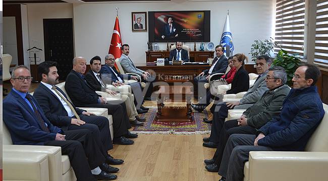 CHP'li aday Ege'den Üniversite ziyareti