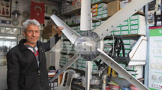 Elektrikçi R. Tekin Bahçesi İçin Rüzgar Gülünden Elektrik Üretti
