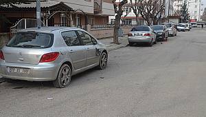 Karaman'da 6 Aracın Lastikleri Kesildi