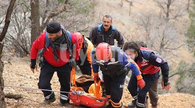 Kayalıklardan düştü 22 saat sonra kurtarıldı
