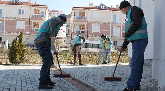 Yükümlüler hayra ortak oluyor