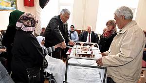 105. yaş gününü Vali ve Eşi ile kutladı