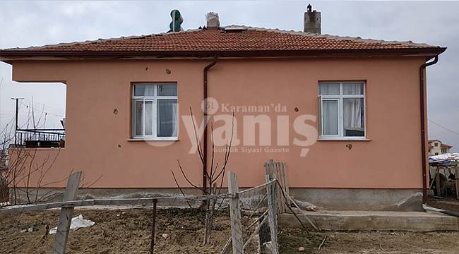 Cinayet zanlısının evi taşlandı