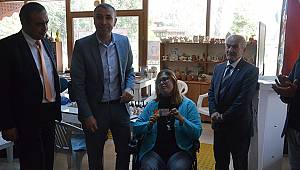 Engellilere satranç hakemlik kokartı verildi