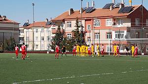 Gençlerin derbisini Belediye Spor kazandı