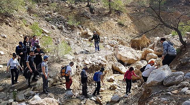 Kadınlar Günü özel Bıçakçı Köprüsü yürüyüşü