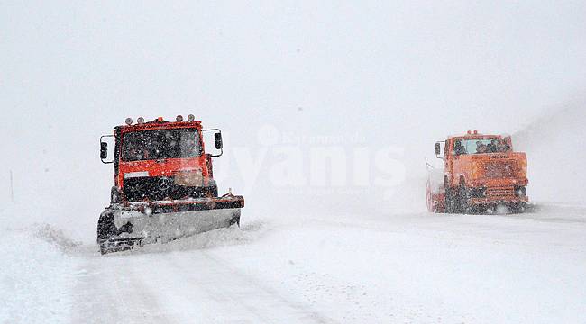 Karaman&#039;da bu yollar kar nedeniyle trafiğe kapalı