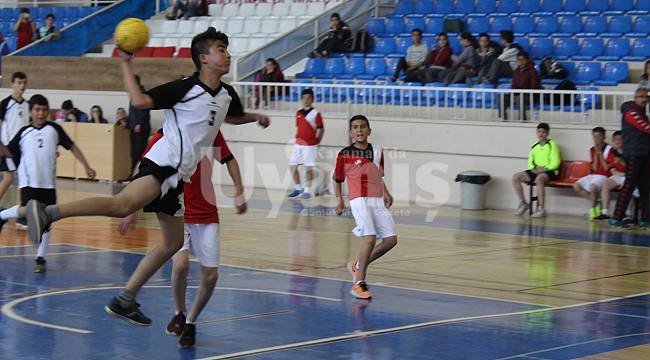 Karaman’da Hentbol Çeyrek Final müsabakaları yapılacak