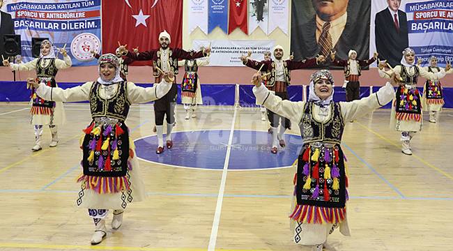 Karaman Halk Oyunları yarışmaları ile şenlendi