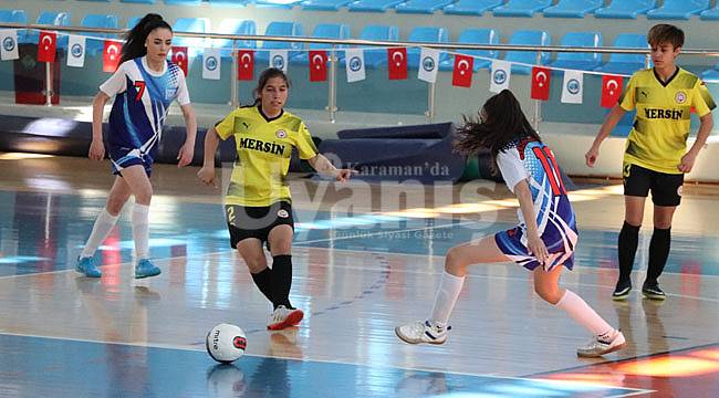 Okul Sporları Gençler Futsal Yarı Final heyecanı başladı