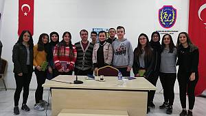 Ünlü hikayeci öğrencilerle buluştu
