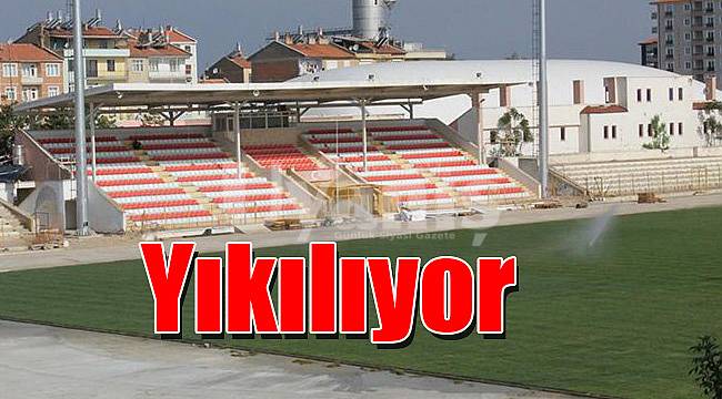 Yıkılıyor