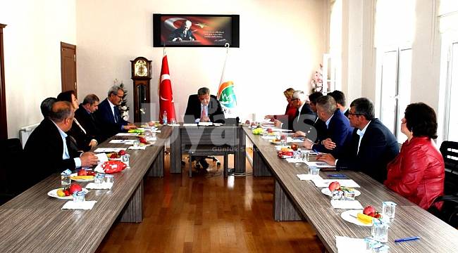 Başkan Zorlu yeni meclisin ilk toplantısını yaptı