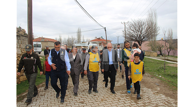 Karaman'da fidanlar toprakla buluştu.