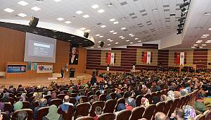 KMÜ'de duyarlı gençlik konferansı